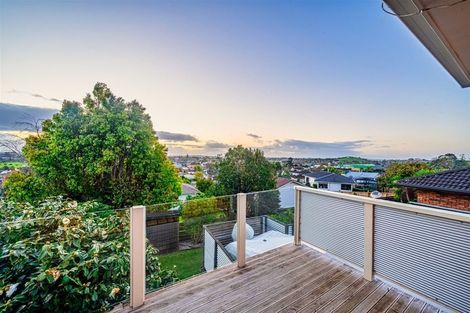 Photo of property in 19 Glenshee Place, Highland Park, Auckland, 2010