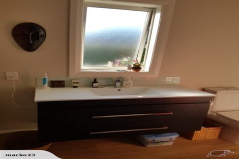 Photo of property in 27 Somerfield Street, Somerfield, Christchurch, 8024