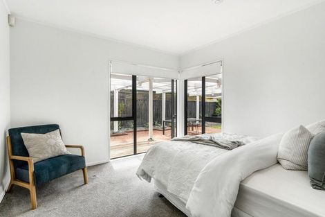 Photo of property in 3 Glucina Avenue, West Harbour, Auckland, 0618