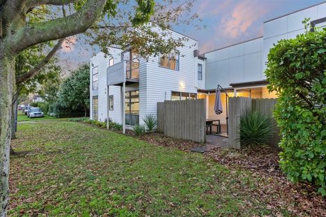 Photo of property in 15 The Track, Takanini, 2112