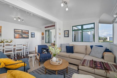 Photo of property in 31 Whitby Avenue, Whitianga, 3510