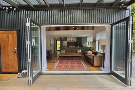 Photo of property in 977 Makara Road, Makara Beach, Karori, 6972