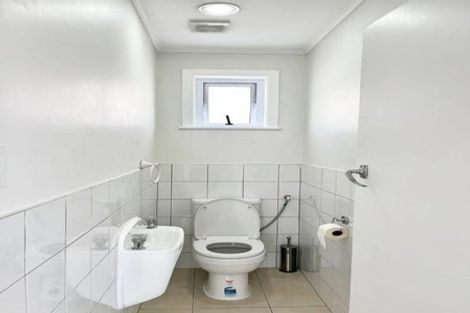 Photo of property in 12 Keats Place, Blockhouse Bay, Auckland, 0600