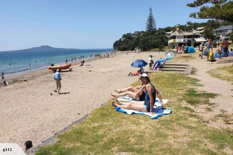 Photo of property in 3/2 Scarboro Terrace, Murrays Bay, Auckland, 0630