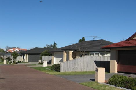 Photo of property in 36 Glencalder Place, Wattle Downs, Auckland, 2103