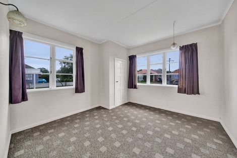 Photo of property in 12 Caledonia Street, Hawera, 4610