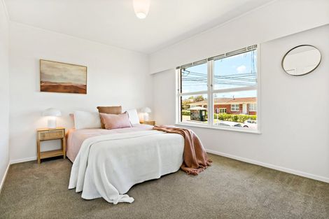 Photo of property in 1/34 Old Lake Road, Narrow Neck, Auckland, 0624