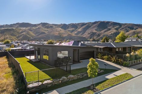 Photo of property in 7 Travertine Street, Cromwell, 9310