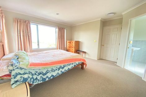 Photo of property in 2/18 Woodgers Way, Somerville, Auckland, 2014