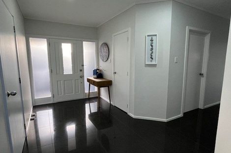 Photo of property in 49b The Esplanade, Eastern Beach, Auckland, 2012