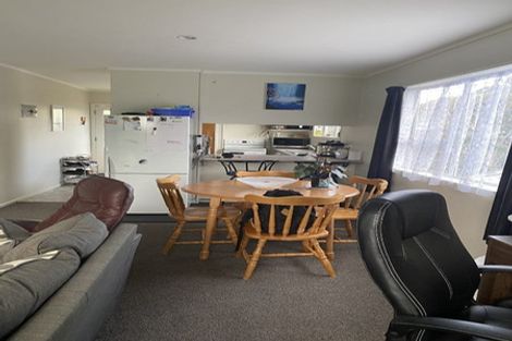 Photo of property in 18a Chetwode Grove, Newlands, Wellington, 6037