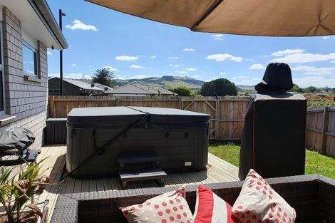 Photo of property in 35 Harriet Johnston Drive, Pokeno, 2402