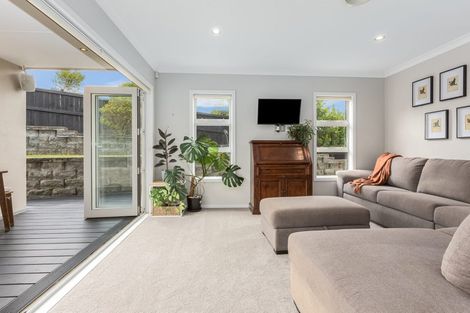 Photo of property in 15 Sumner Terrace, Aotea, Porirua, 5024