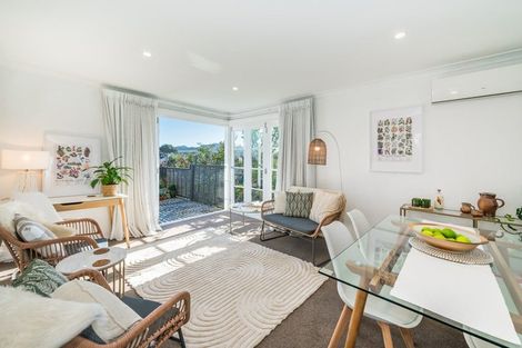 Photo of property in 118 Seaview Road, Paraparaumu Beach, Paraparaumu, 5032