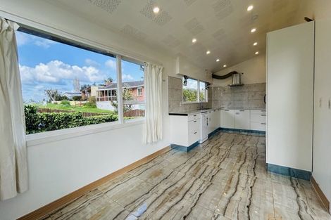 Photo of property in 24 Sunnyhill Crescent, Sunnyhills, Auckland, 2010