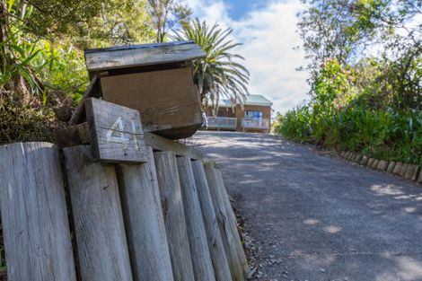Photo of property in 41 Cornwallis Road, Cornwallis, Auckland, 0604