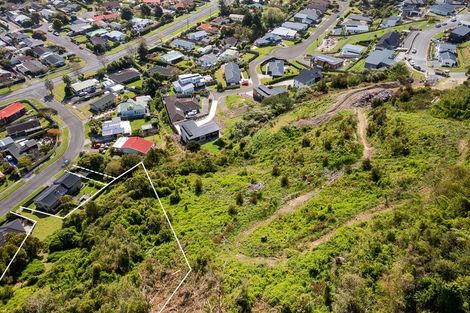 Photo of property in 11a Poneke Drive, Waikanae, 5036
