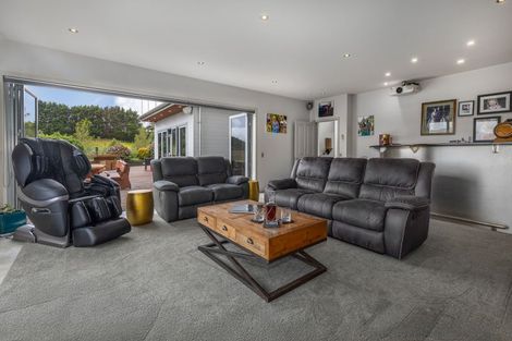 Photo of property in 75b Paremata Haywards Road, Pauatahanui, Porirua, 5381