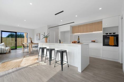 Photo of property in 8 Kakariki Crescent, Carterton, 5713