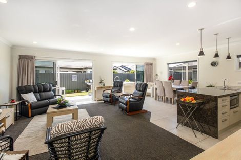 Photo of property in 1 Pukaki Place, Poraiti, Napier, 4112