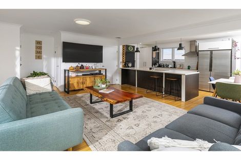 Photo of property in 12 Patts Avenue, Glendene, Auckland, 0602