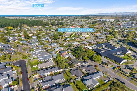 Photo of property in 10 Lakebridge Place, Parklands, Christchurch, 8083