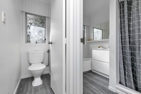 Photo of property in 5 Caram Place, Birkenhead, Auckland, 0626