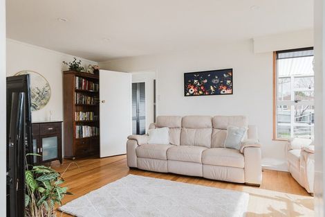 Photo of property in 4 Sutherland Crescent, Westbrook, Palmerston North, 4412