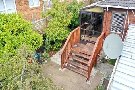 Photo of property in 2/51 Shakespeare Road, Milford, Auckland, 0620