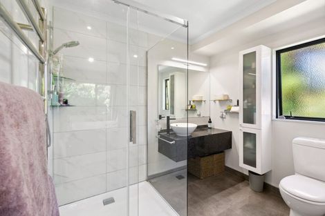 Photo of property in 227 Heta Road, Merrilands, New Plymouth, 4312