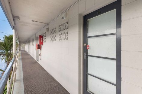 Photo of property in 10/32 Blockhouse Bay Road, Avondale, Auckland, 1026