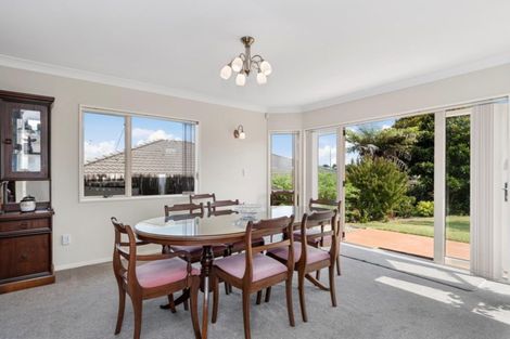 Photo of property in 16 Meadowviews Drive, Welcome Bay, Tauranga, 3112