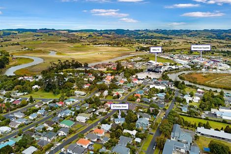 Photo of property in 22 Karaka Street, Helensville, 0800