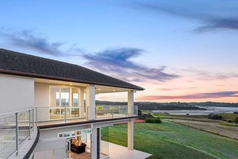 Photo of property in 189 Vaughans Road, Okura, Albany, 0792