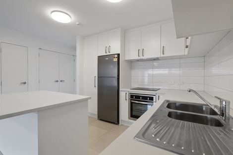 Photo of property in 3d/4045 Great North Road, Glen Eden, Auckland, 0602