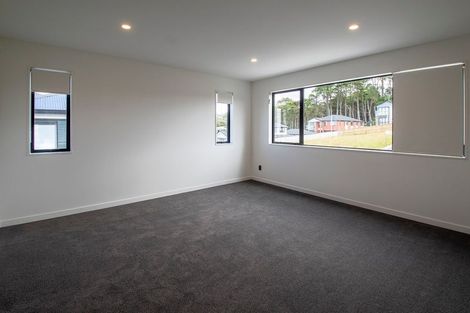 Photo of property in 15 Kate Duncan Drive, Swanson, 0614