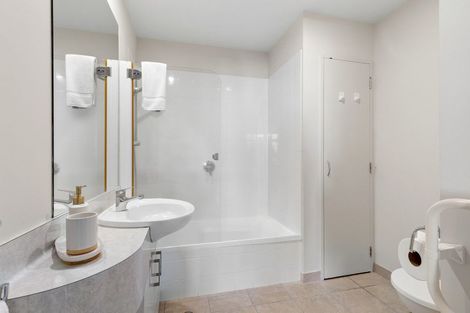 Photo of property in 21/12 Maunganui Road, Mount Maunganui, 3116