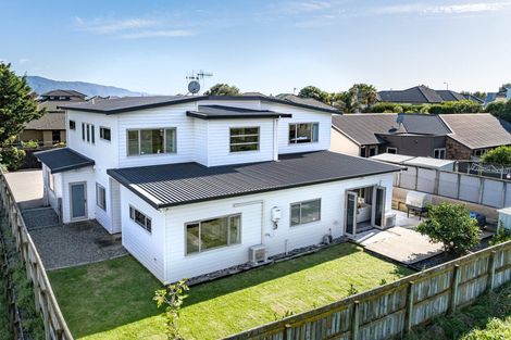 Photo of property in 61 Quadrant Heights, Paraparaumu, 5032