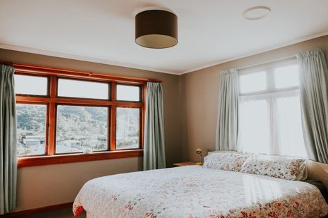 Photo of property in 45 Milton Terrace, Picton, 7220