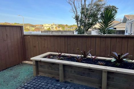 Photo of property in 3 Finesse Lane, Bucklands Beach, Auckland, 2012