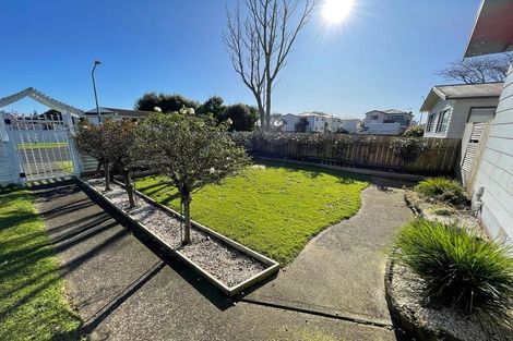 Photo of property in 4 Le Havre Place, Takanini, 2112