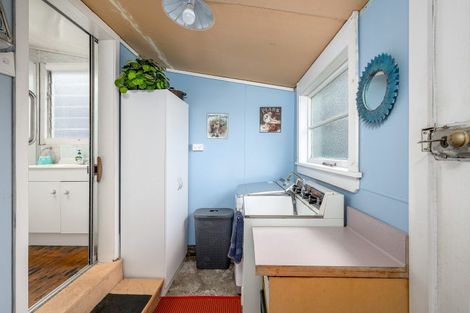 Photo of property in 28 Leonard Street, Waimate, 7924