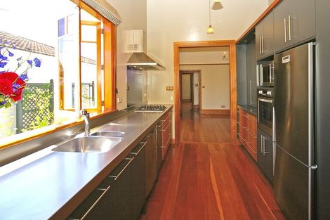 Photo of property in 28 Wilson Street, Newtown, Wellington, 6021
