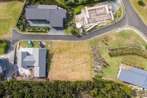 Photo of property in 14 Sunrise Place, Cable Bay, 0420