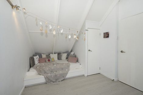 Photo of property in 2/813 East Coast Road, Northcross, Auckland, 0630