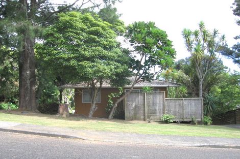 Photo of property in 1/34 Morriggia Place, Bayview, Auckland, 0629
