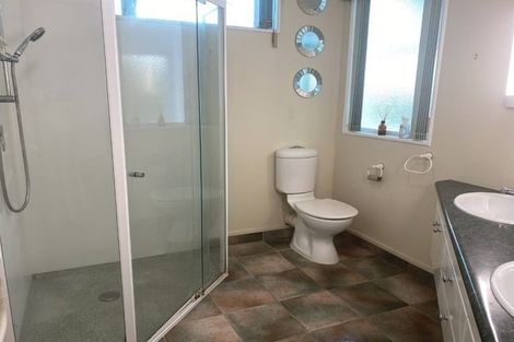 Photo of property in 39 Lanyon Place, Whitby, Porirua, 5024