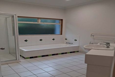 Photo of property in 71 William Bayes Place, Red Beach, 0932