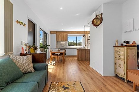 Photo of property in 2a Robin Lane, Browns Bay, Auckland, 0630