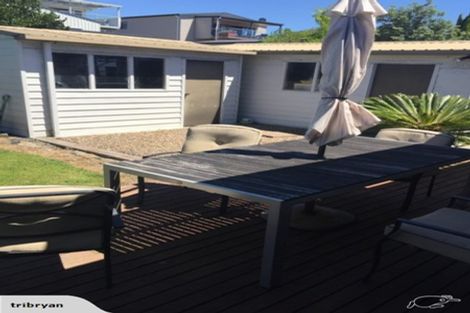 Photo of property in 14 Ngatira Place, Snells Beach, 0920